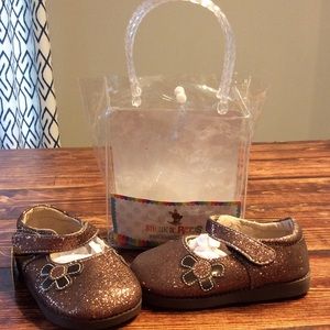 Girls shoes size 10 Sneak a Roos
